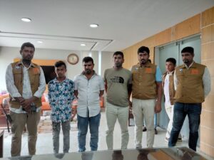 ‘শয়তানের নিঃশ্বাসে’ সম্মোহিত করে স্বর্ণ-টাকা লুট: নওগাঁ পুলিশের অভিযানে ৩ সদস্য গ্রেফতার