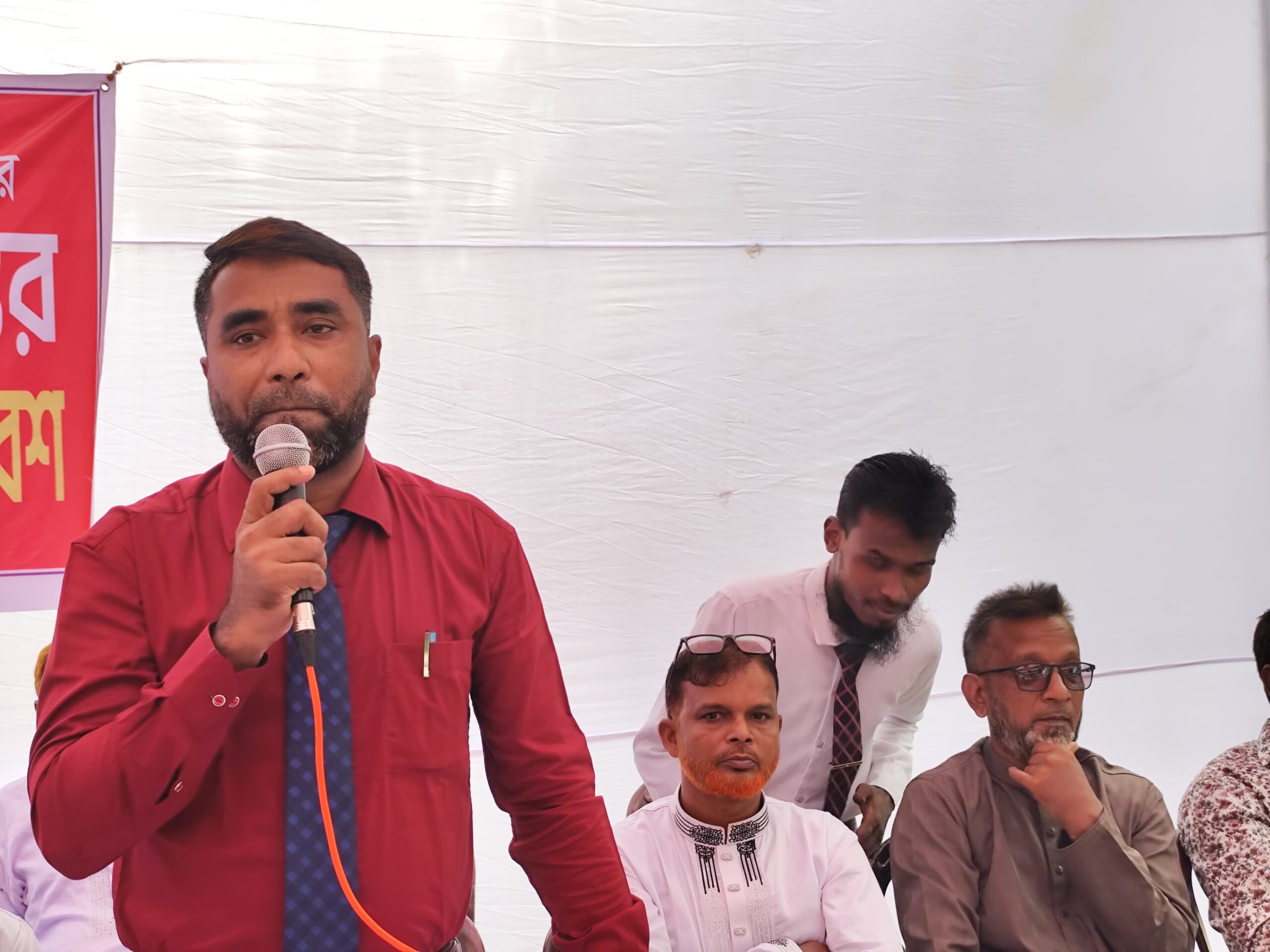 সরিষাবাড়ীতে বেষ্ট ইসলামী লাইফ ইনসুরেন্স পিএলসির স্বাস্থ্য বীমা দাবির চেক প্রদান